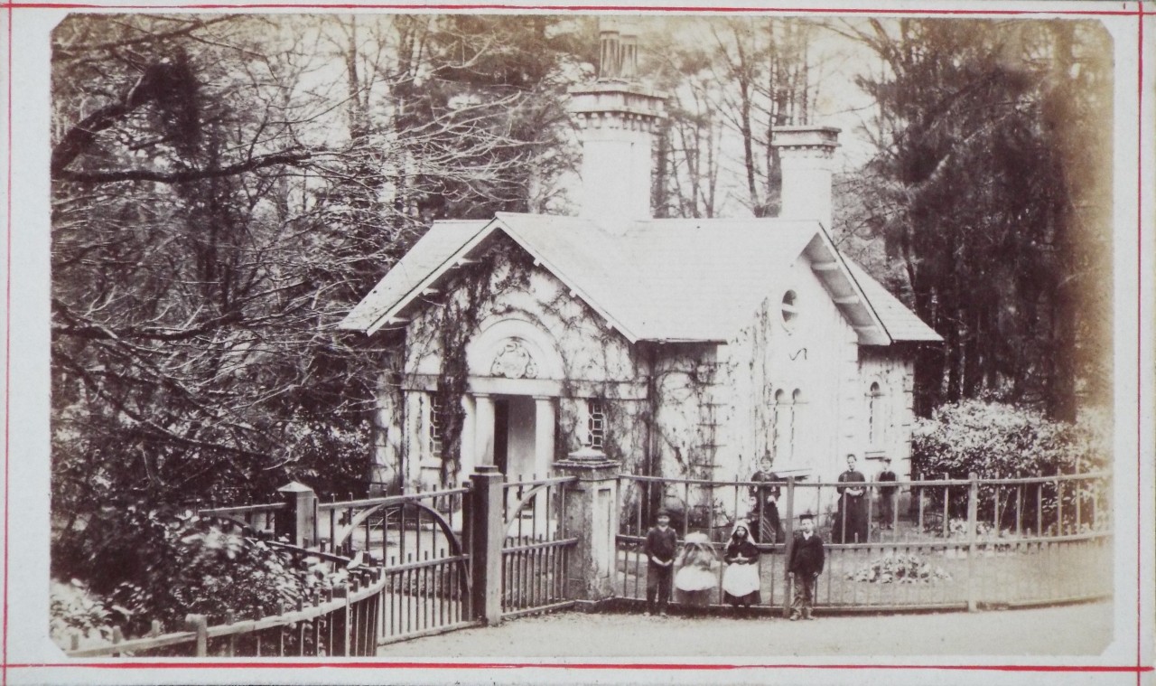 Photograph - Peacock Lodge, Frampton
