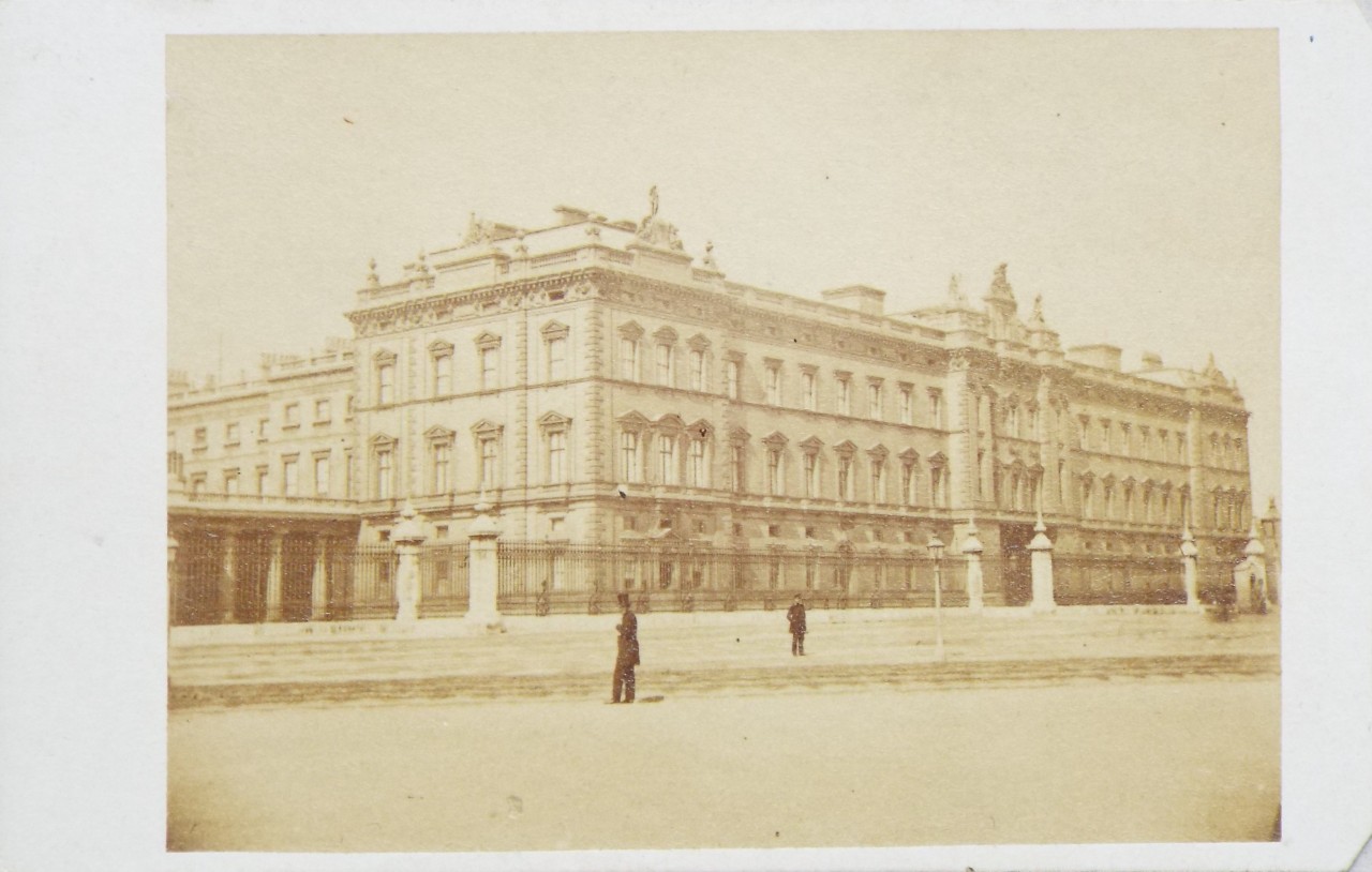 Photograph - Buckingham Palace