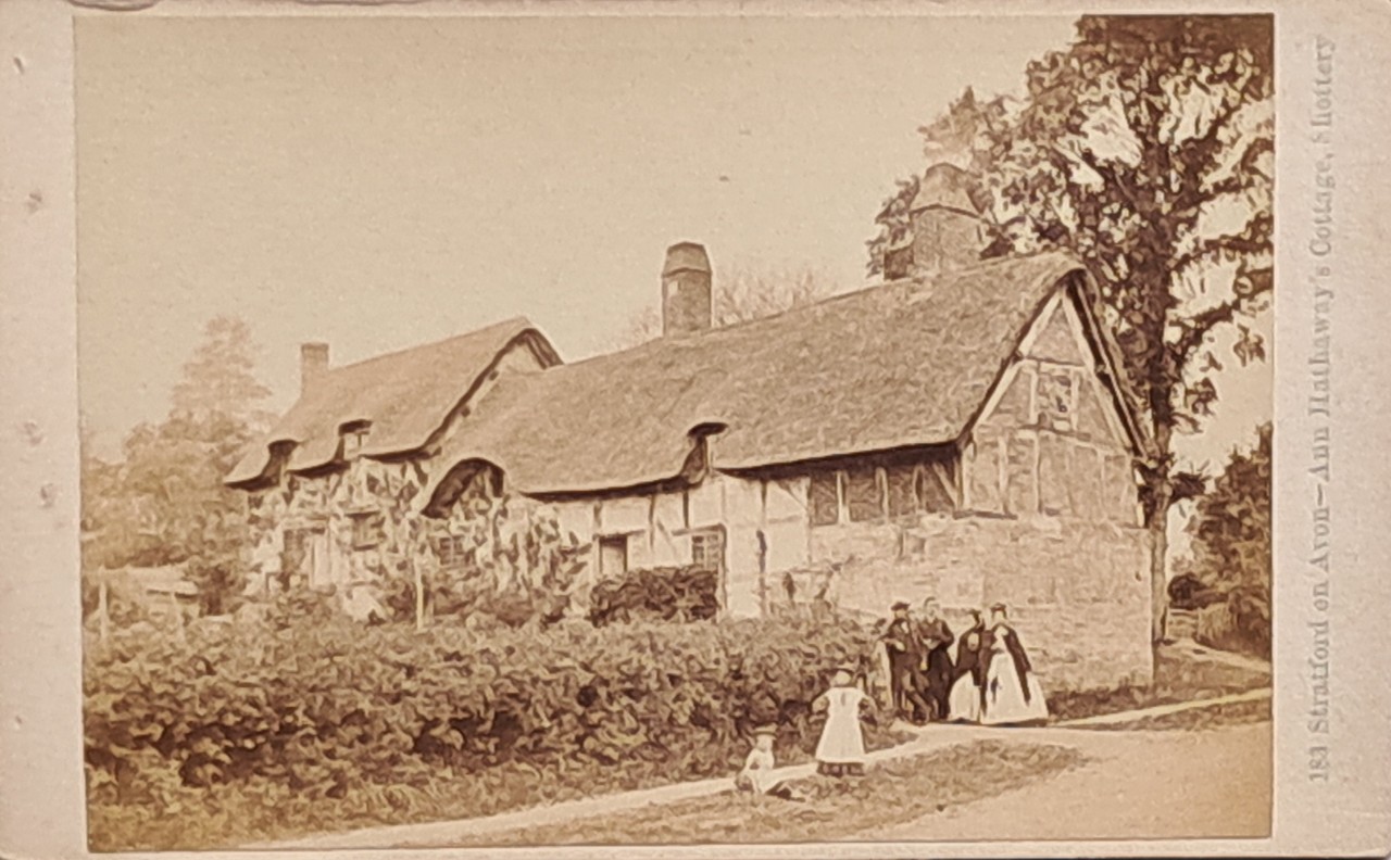 Photograph - Stratford on Avon - Ann Hathaway's Cottage, Shottery